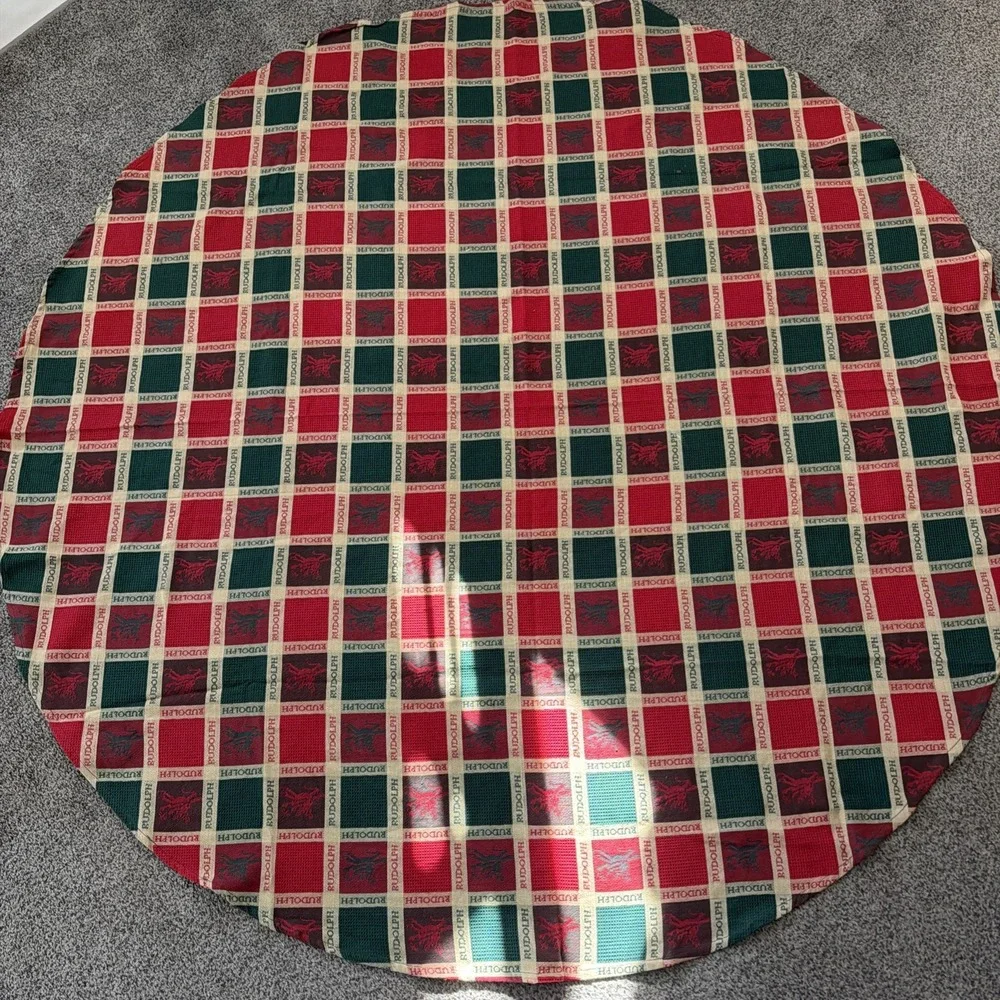 Vtg Red Green Woven Round Christmas Tablecloth 